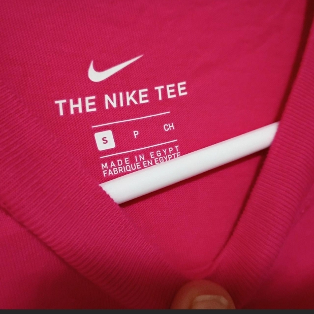 Nike Fuchsia Tee